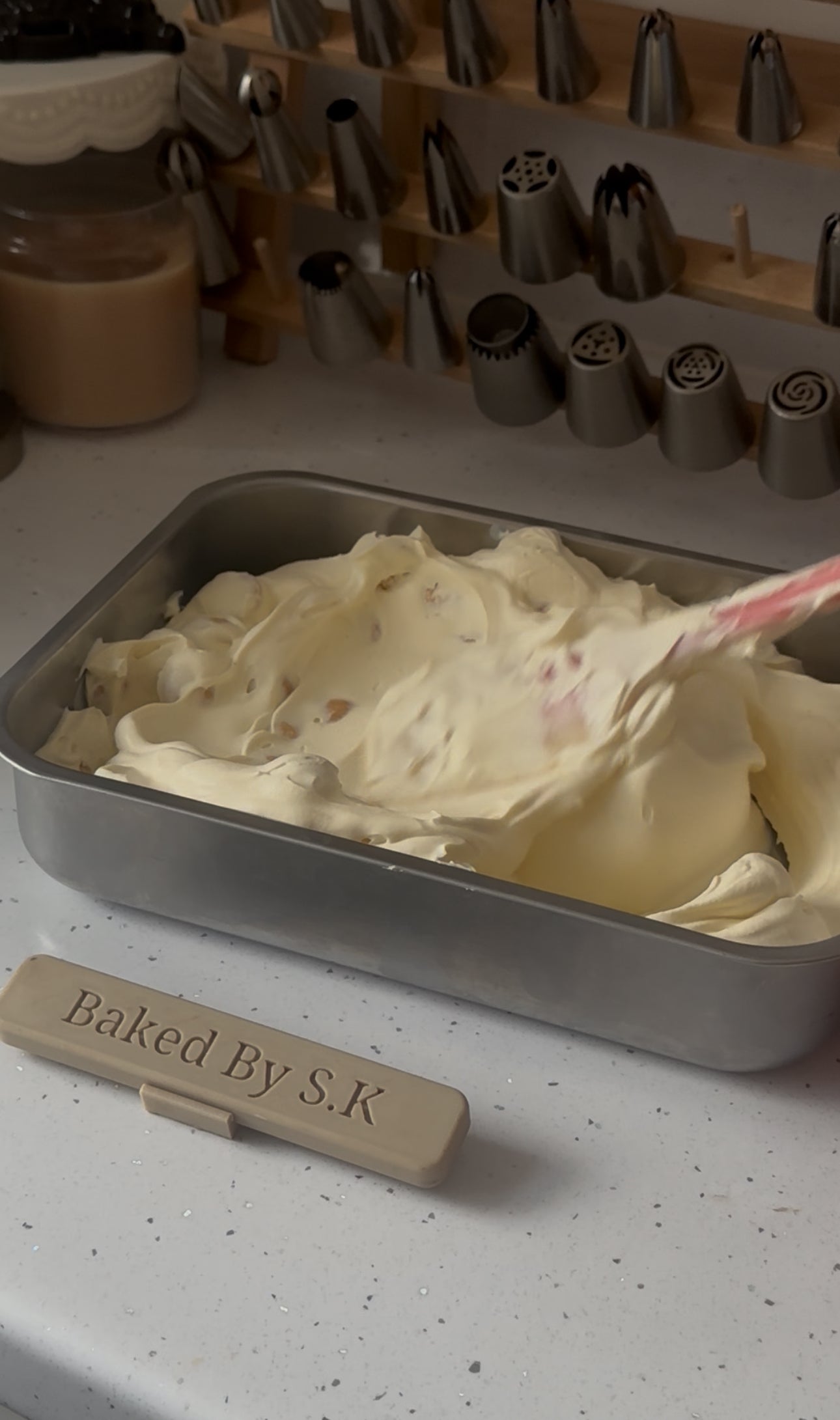 By the tray... the banana pudding!