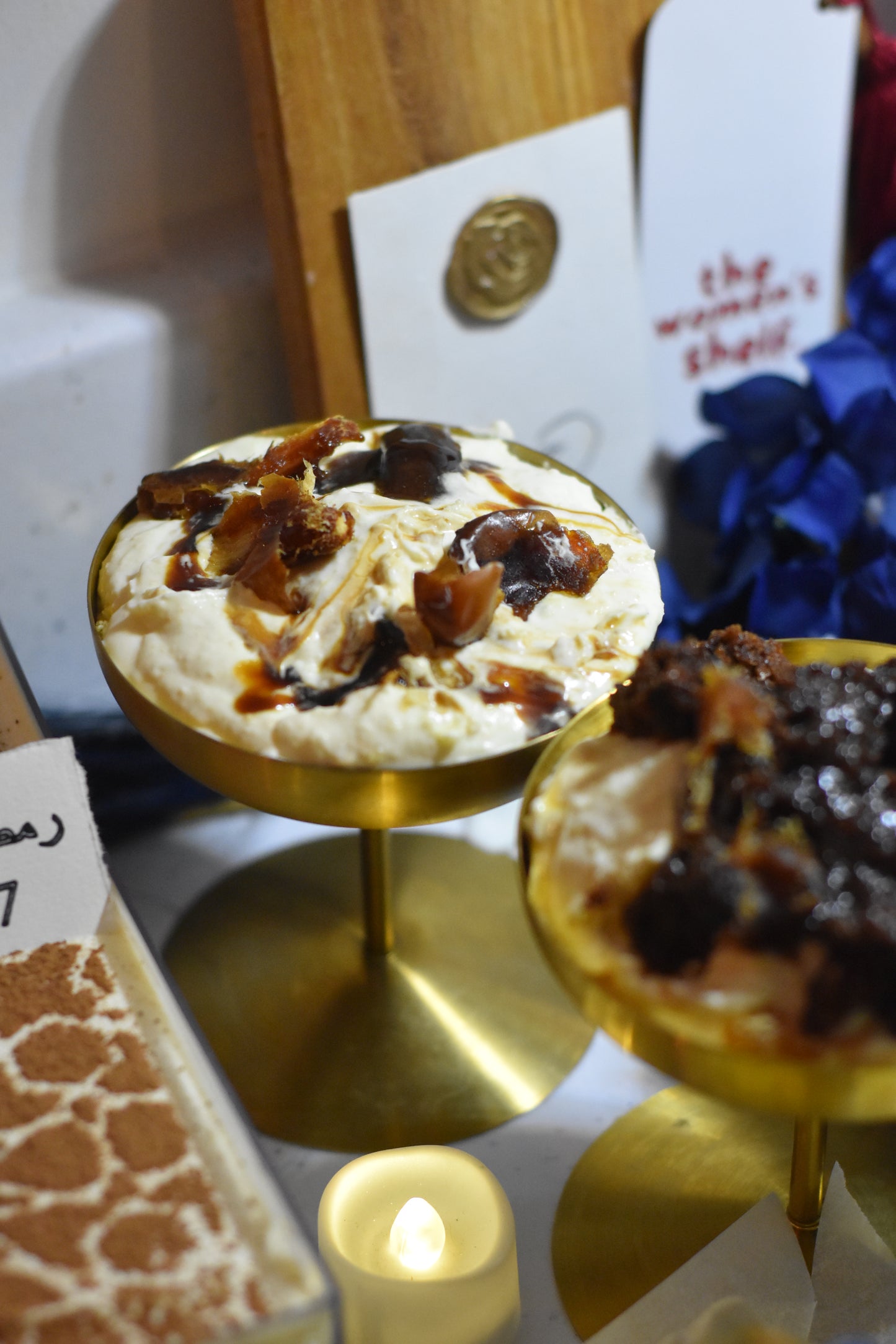 By the tray... the banana pudding!